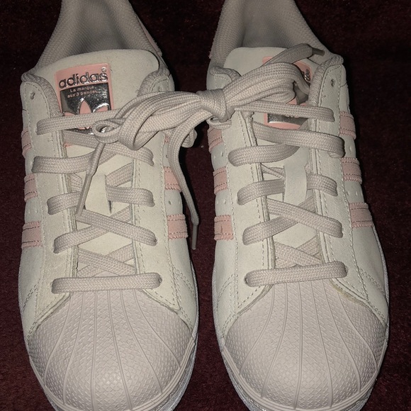 Women’s Adidas Superstar shoes - Picture 2 of 2